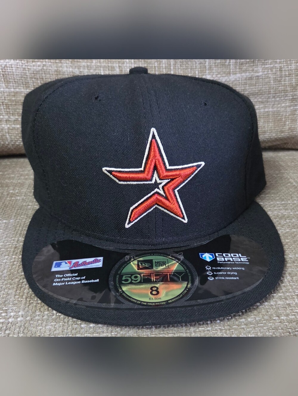 Brand New with Tags! Authentic New Era 59FIFTY Houston Astros Fitted Hat.